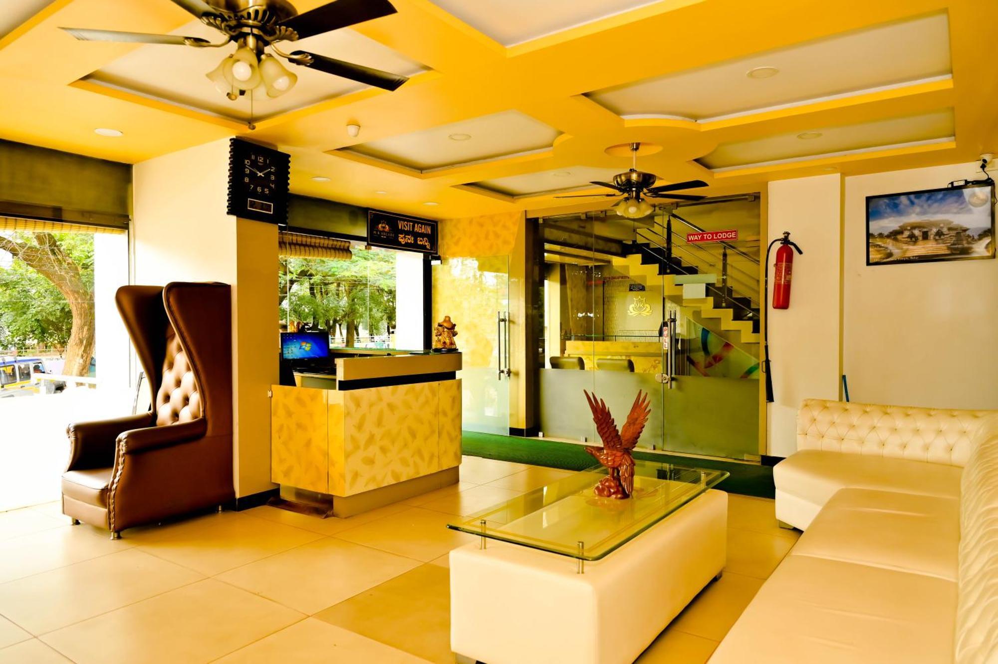 Townhouse Mk Hotel Chikmagalūr Buitenkant foto