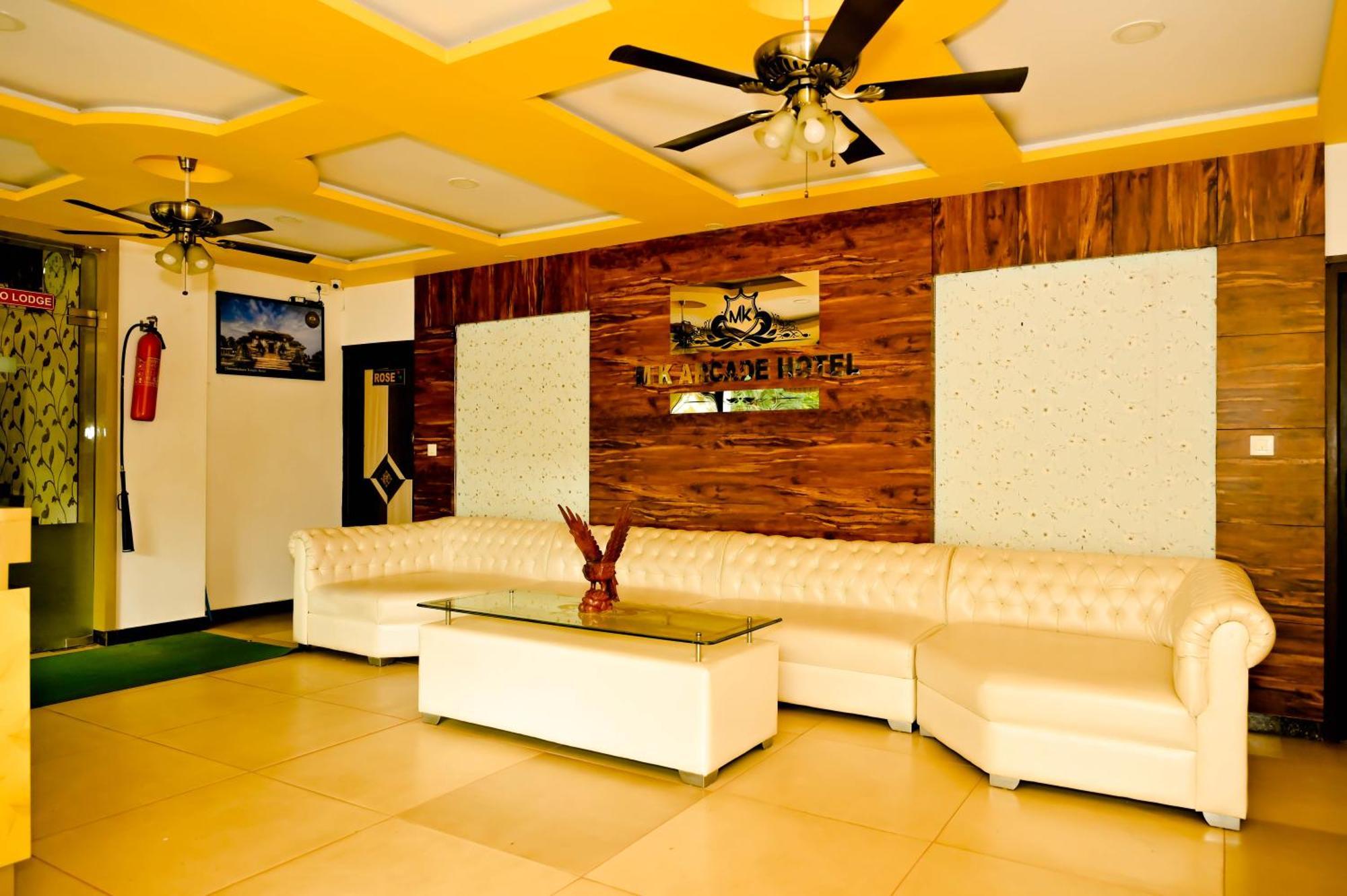 Townhouse Mk Hotel Chikmagalūr Buitenkant foto