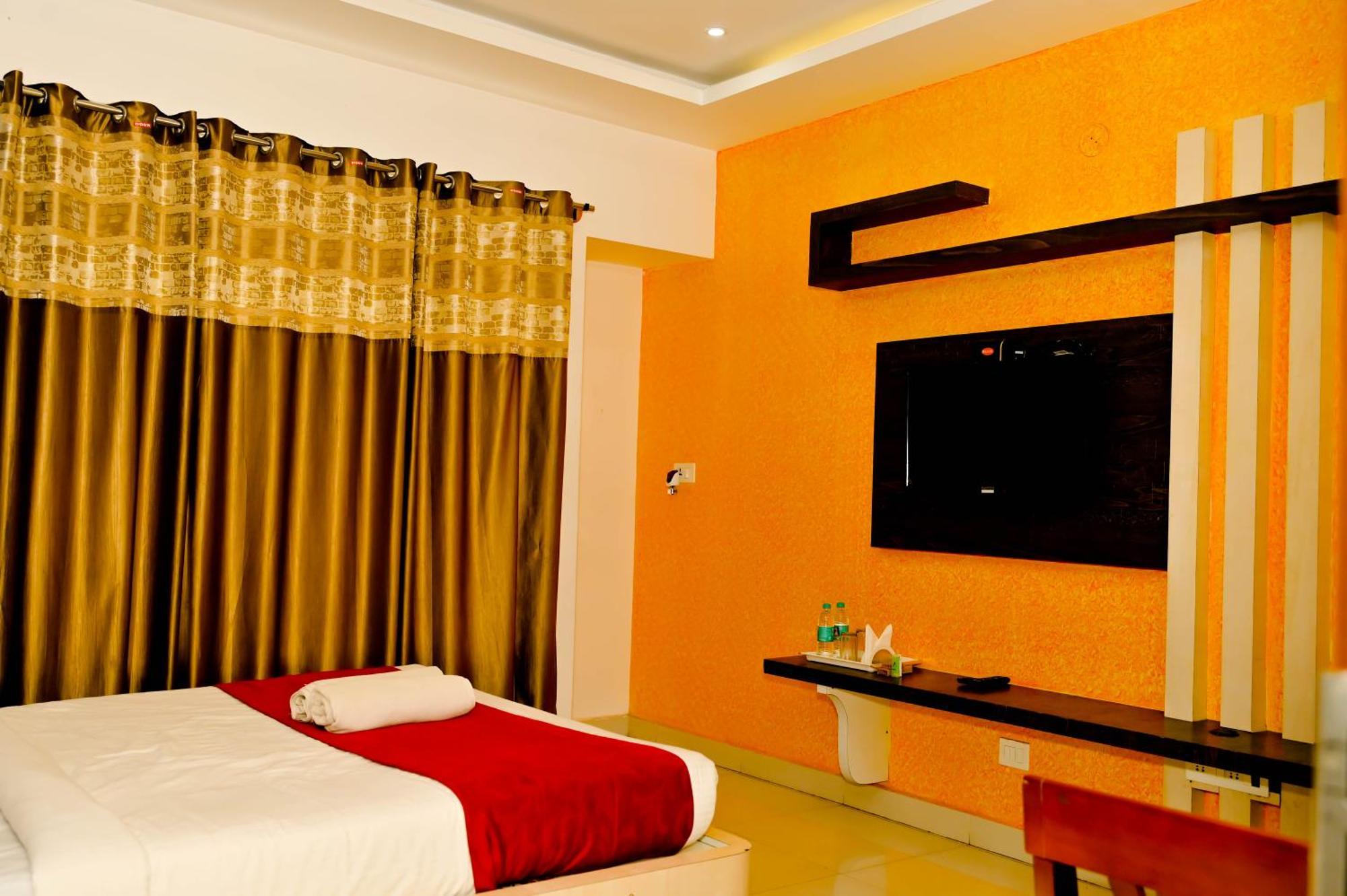 Townhouse Mk Hotel Chikmagalūr Buitenkant foto
