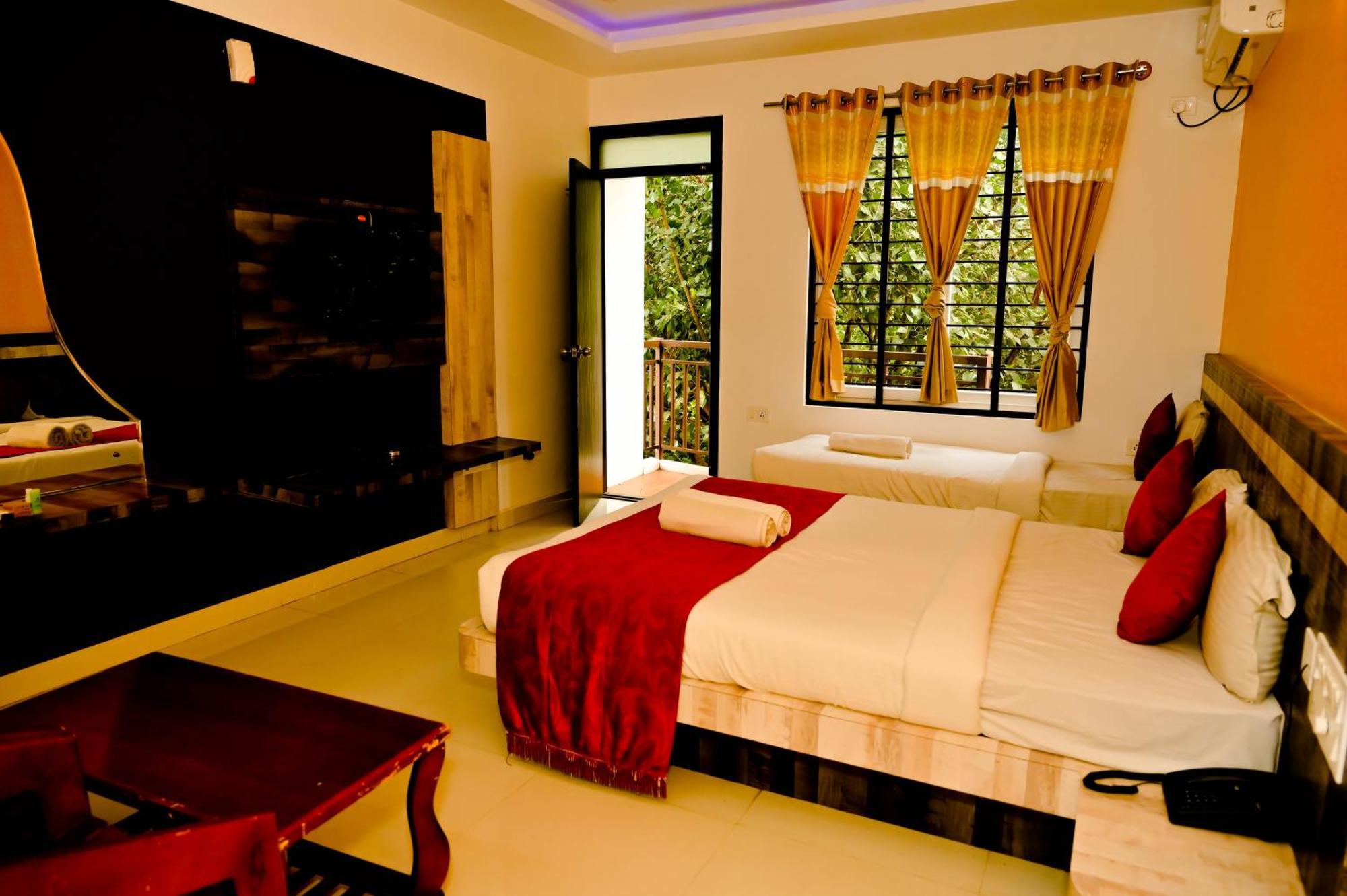 Townhouse Mk Hotel Chikmagalūr Buitenkant foto