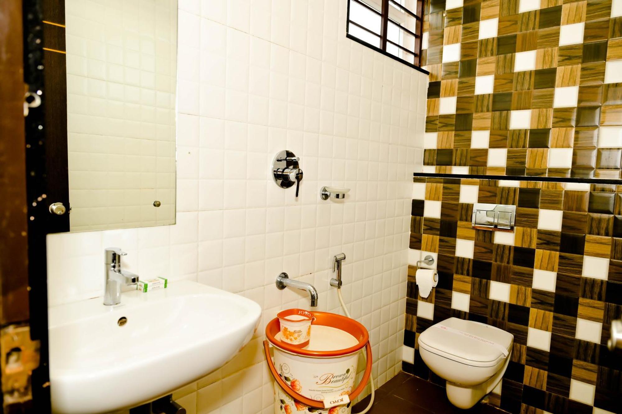 Townhouse Mk Hotel Chikmagalūr Buitenkant foto