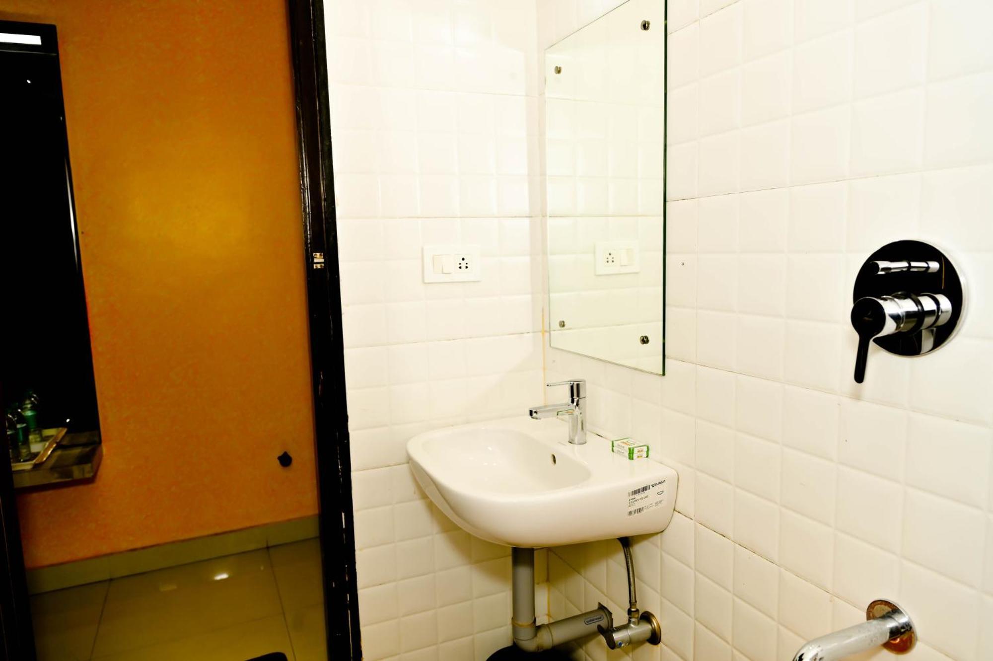 Townhouse Mk Hotel Chikmagalūr Buitenkant foto