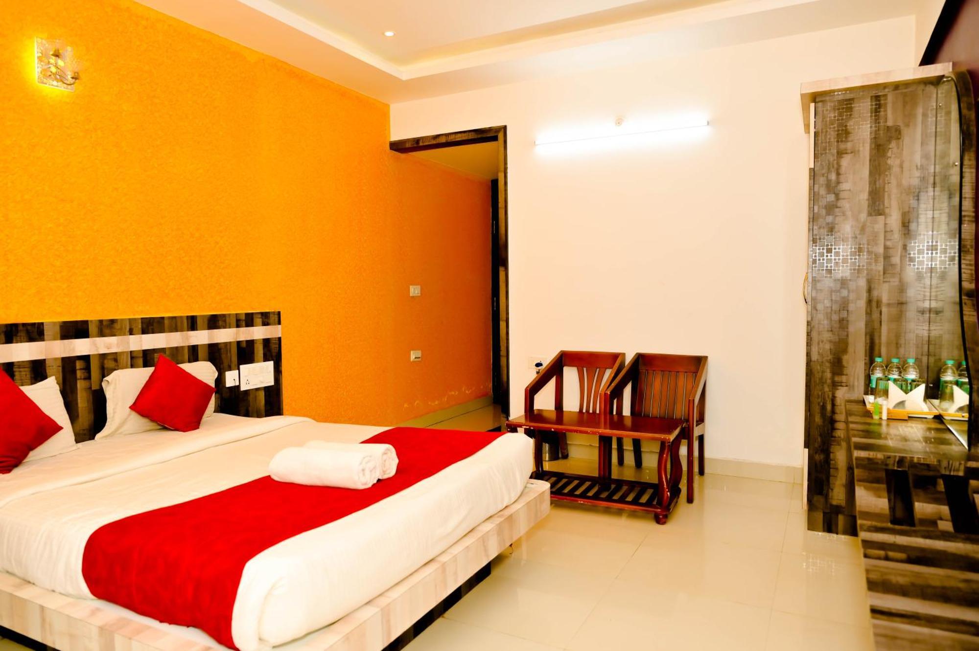 Townhouse Mk Hotel Chikmagalūr Buitenkant foto