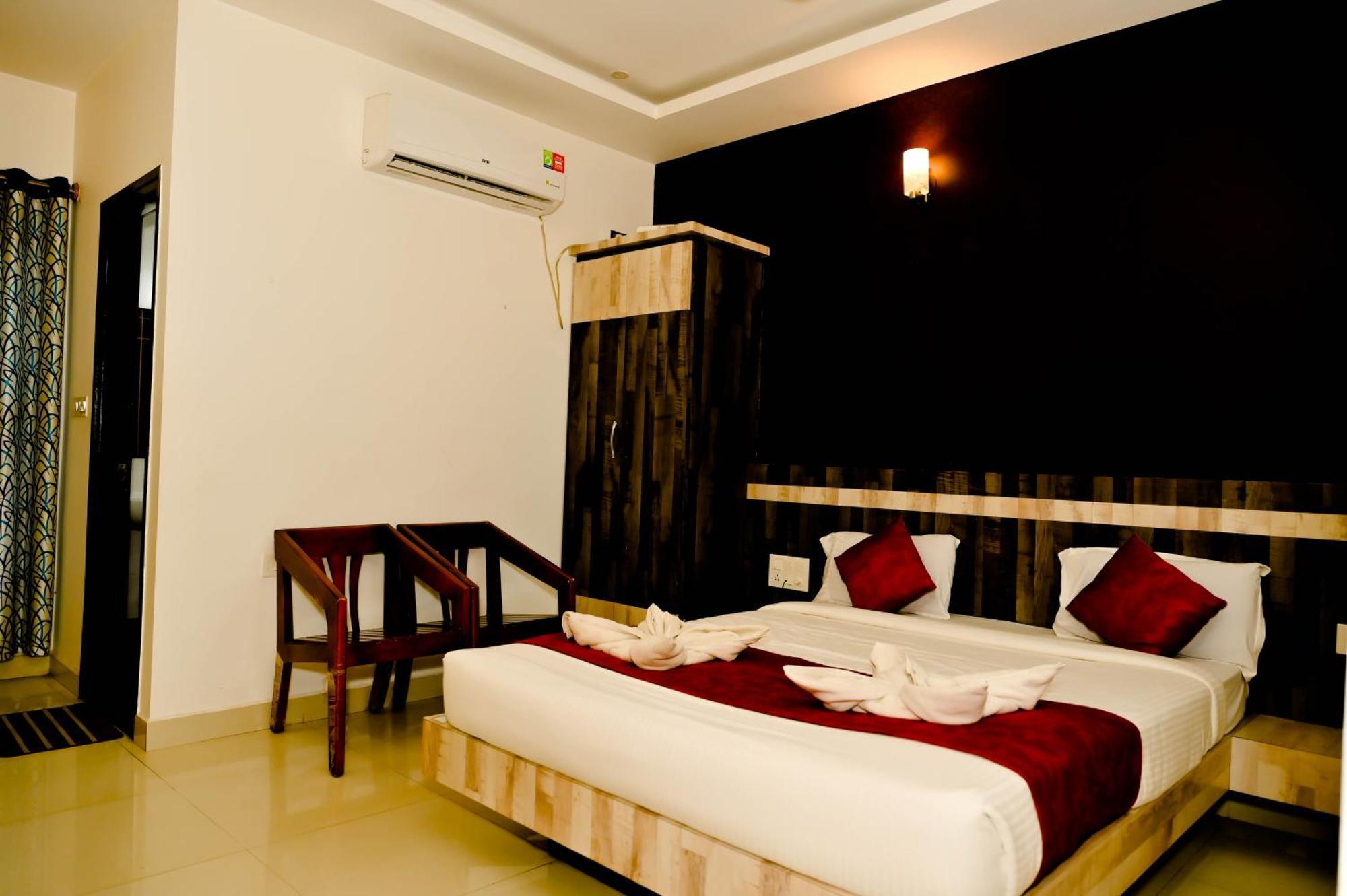 Townhouse Mk Hotel Chikmagalūr Buitenkant foto