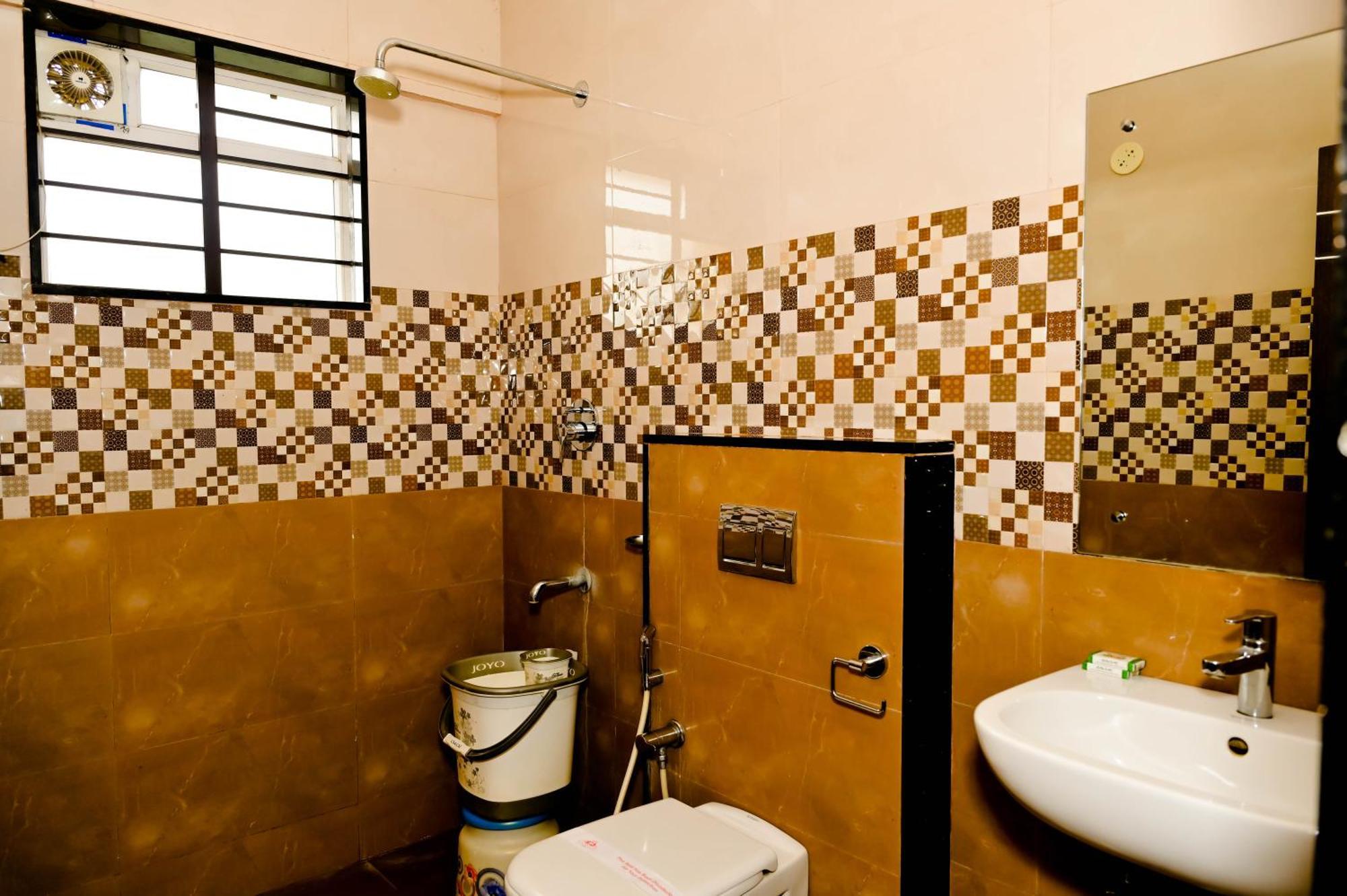 Townhouse Mk Hotel Chikmagalūr Buitenkant foto